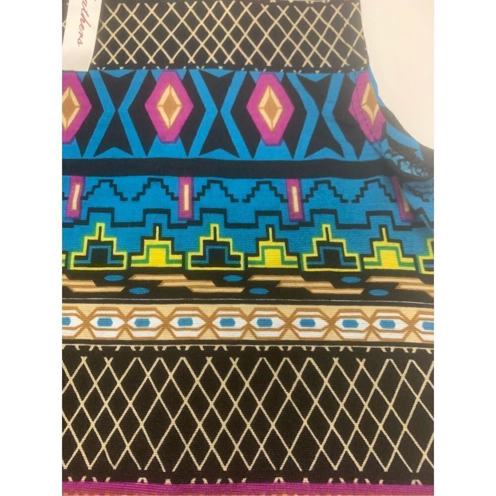 Sleeveless Patterned Dress - Picture 6 of 10
